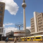 Homely Berlin - Central, Spacious, Rosenthaler Platz I Cafe
