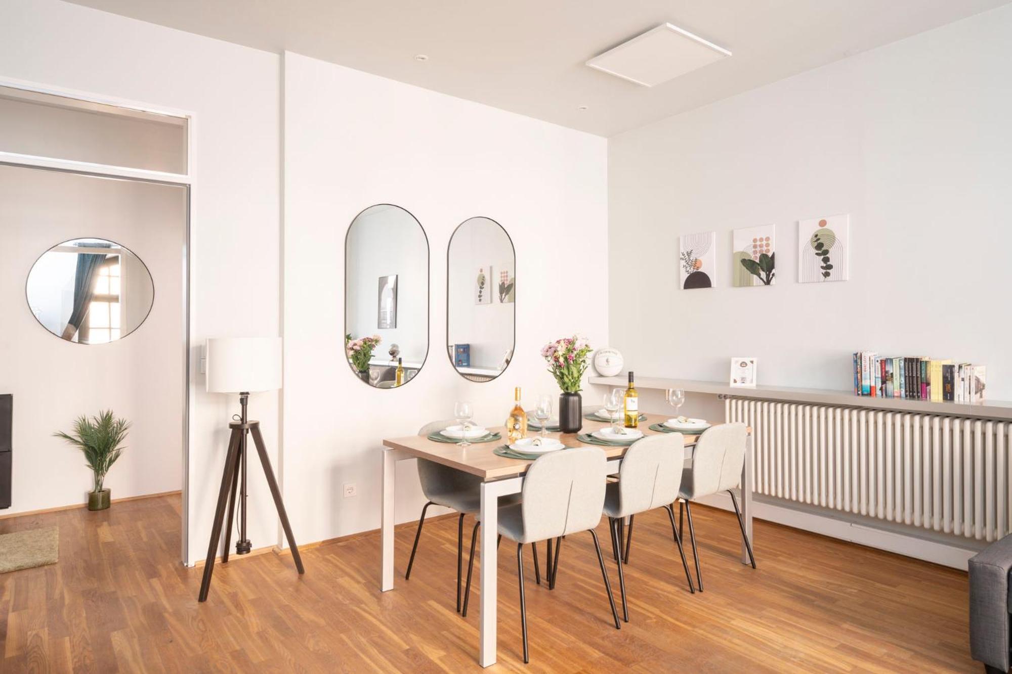Appartement Homely - Central, Spacious, Rosenthaler Platz I Cafe