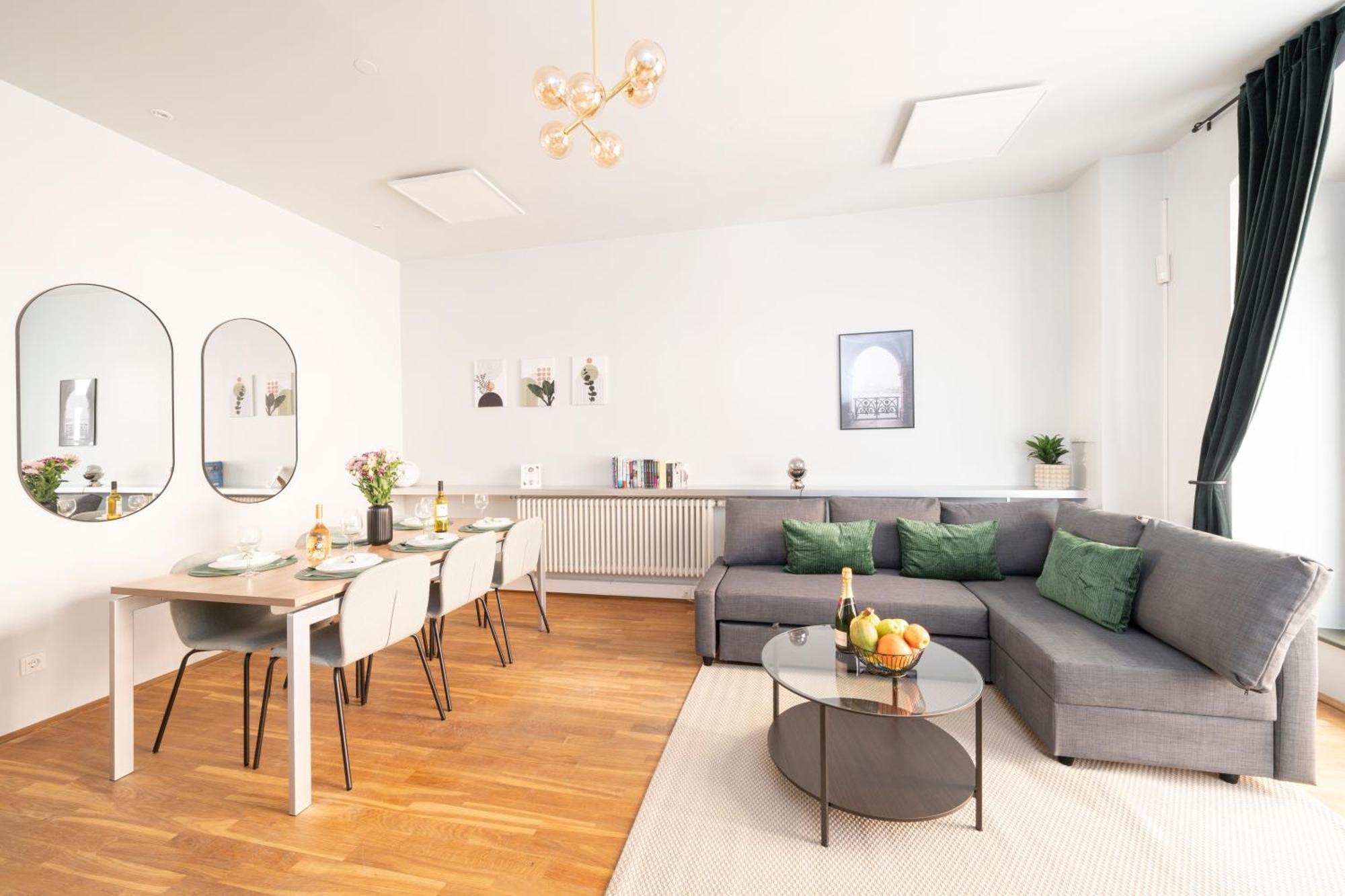 Homely - Central, Spacious, Rosenthaler Platz I Cafe