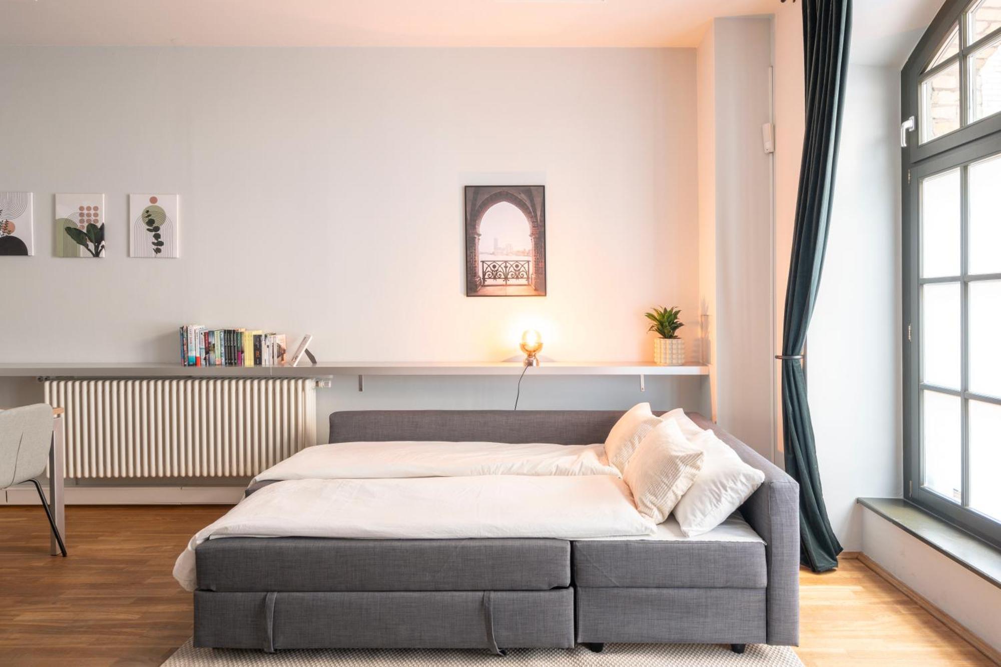 Homely - Central, Spacious, Rosenthaler Platz I Cafe Appartement