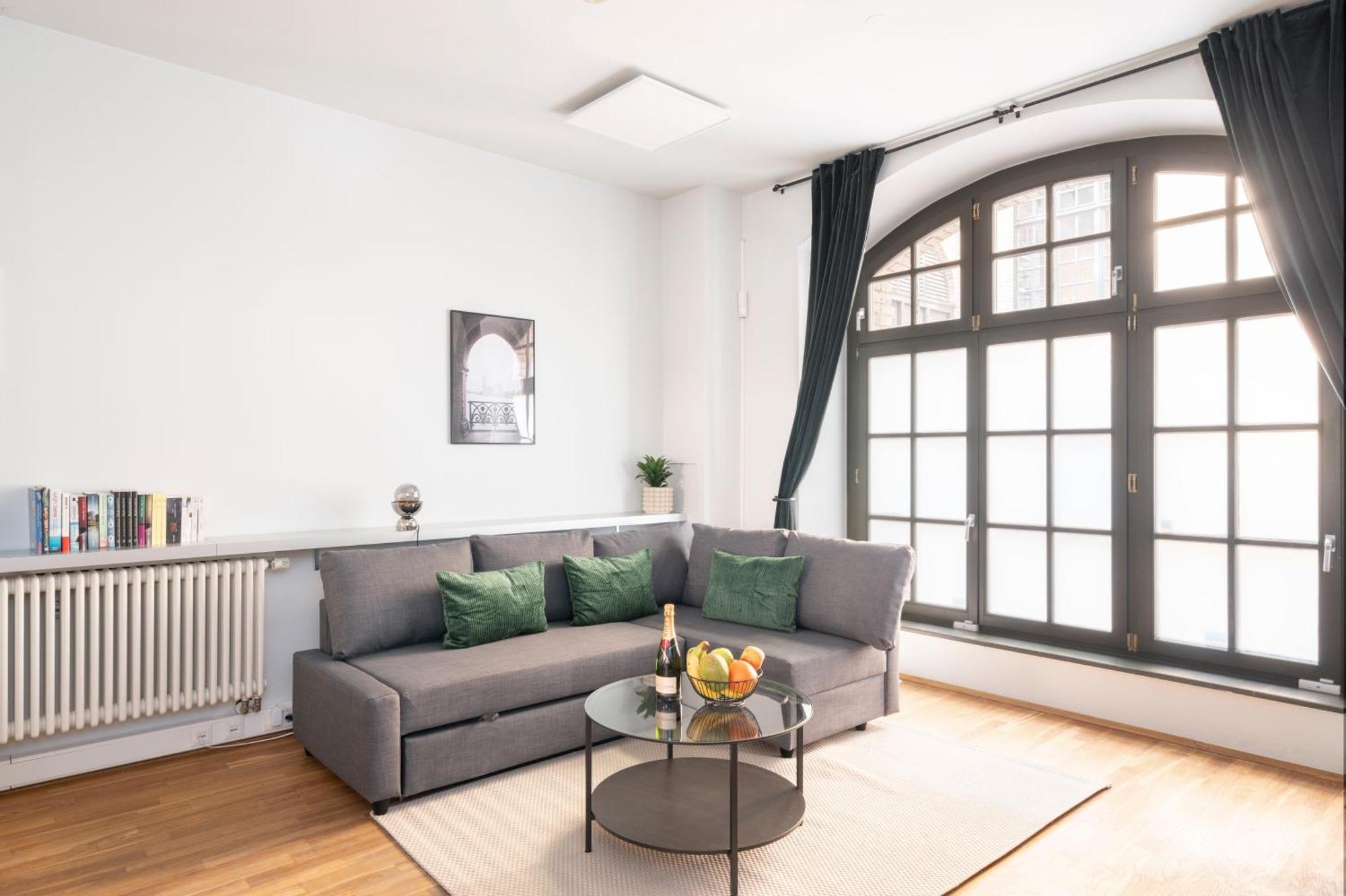 Homely - Central, Spacious, Rosenthaler Platz I Cafe Appartement *