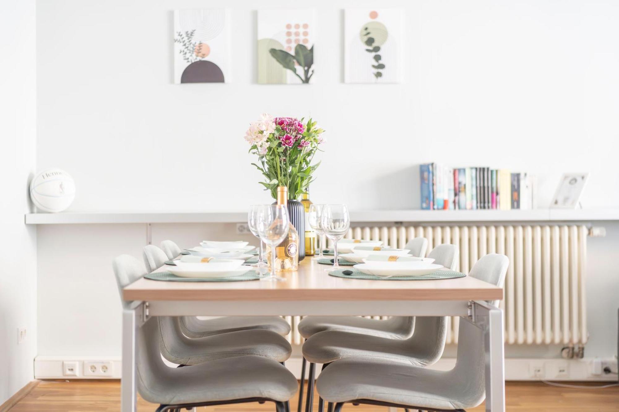 Homely - Central, Spacious, Rosenthaler Platz I Cafe Berlijn