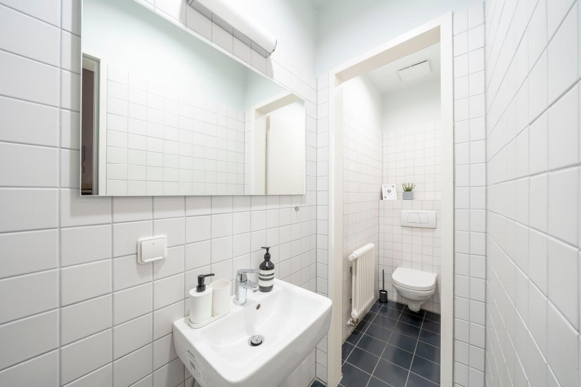 Appartement Homely - Central, Spacious, Rosenthaler Platz I Cafe *